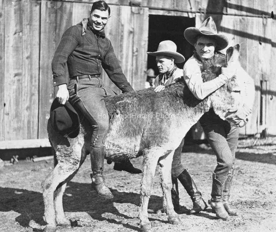 Tom Mix 1919 Jack Dempsey wm.jpg